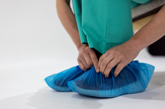 Apollo Advantage – Disposable Non-Skid Shoe Covers