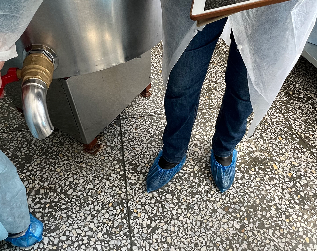 Apollo Advantage – Disposable Non-Skid Shoe Covers